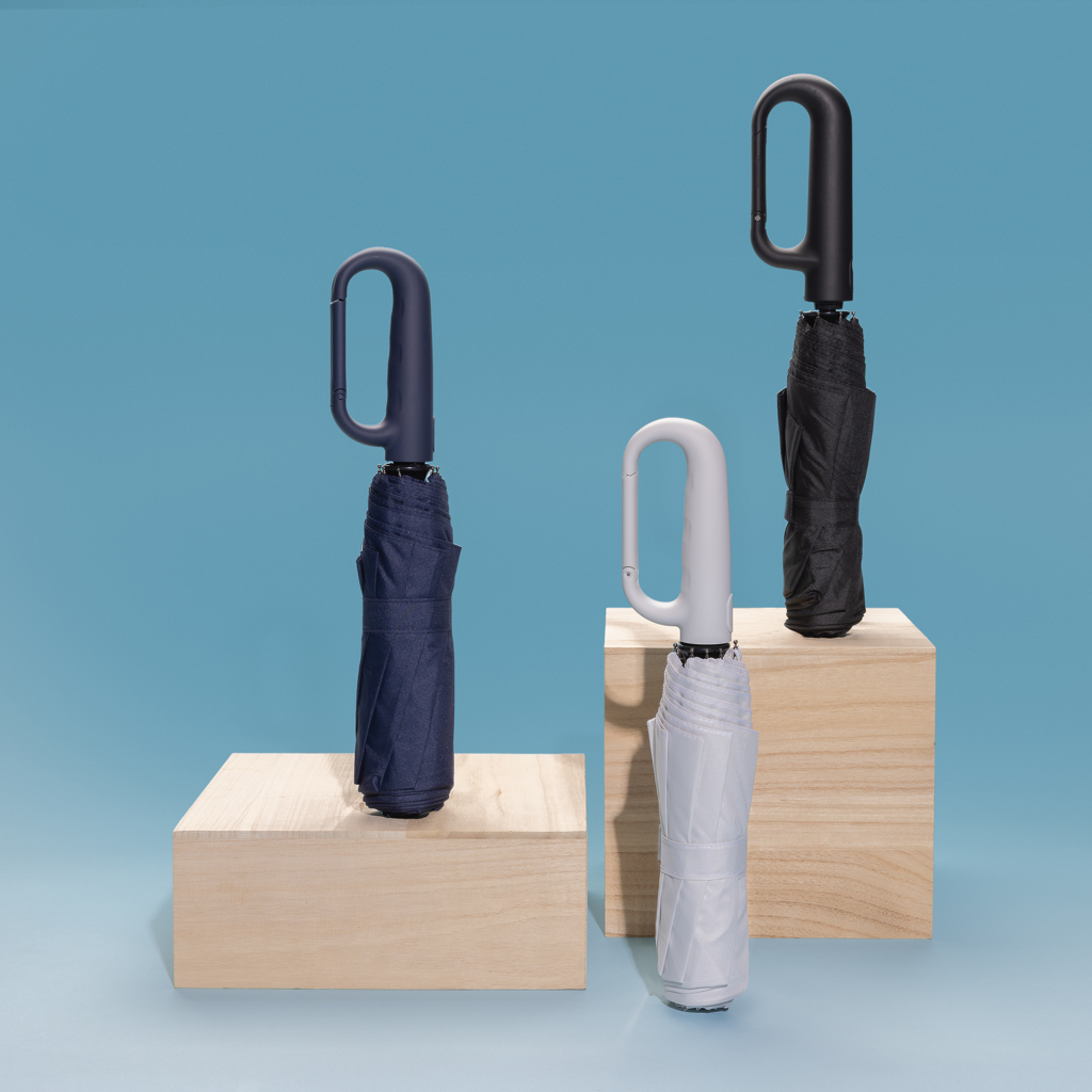 Yara 21" AWARE™ RPET solid colour umbrella with carabiner - Pilt 7