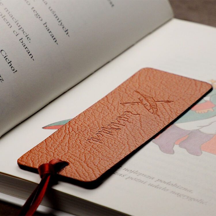 Ümbertöödeldud nahast järjehoidja Spectro