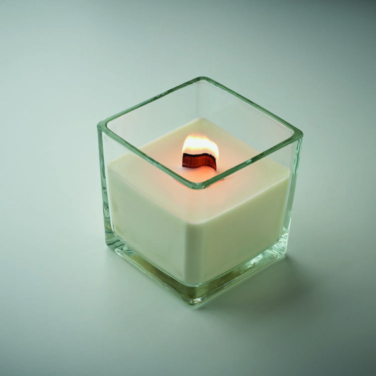 Riu vanilla lõhnaline taimevahast küünal 65h