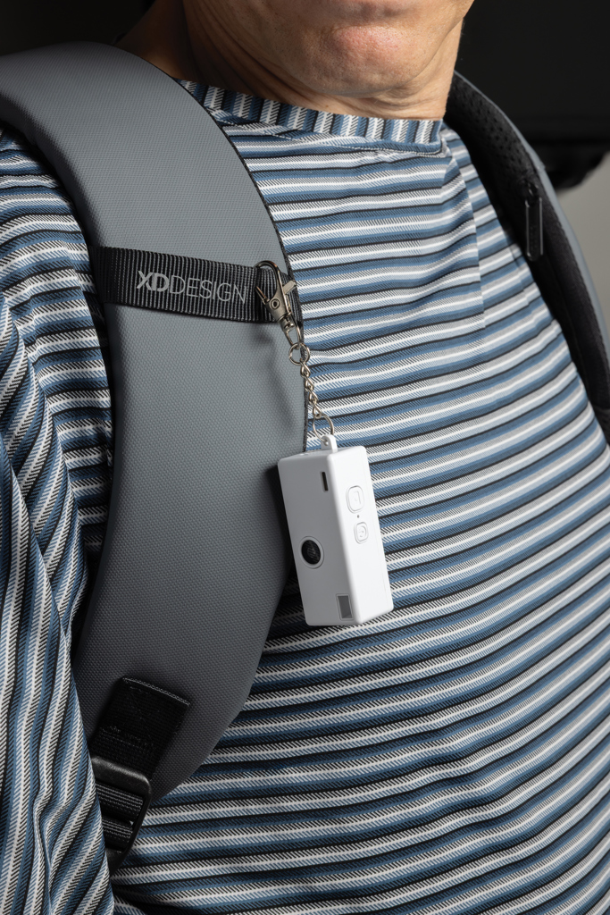 Cliq it RCS recycled Keychain Camera - Image 12