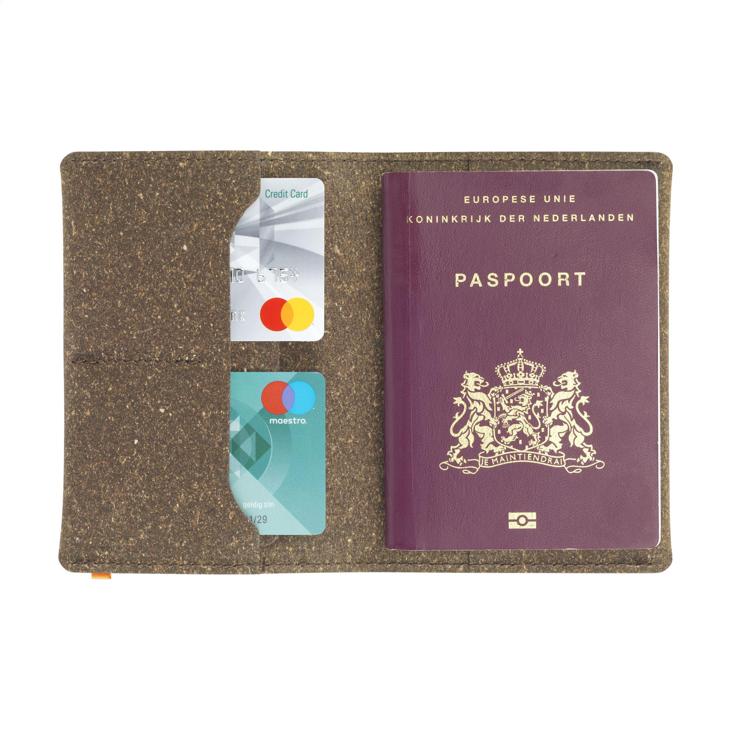 Recycled Leather Passport Holder - Pilt 2