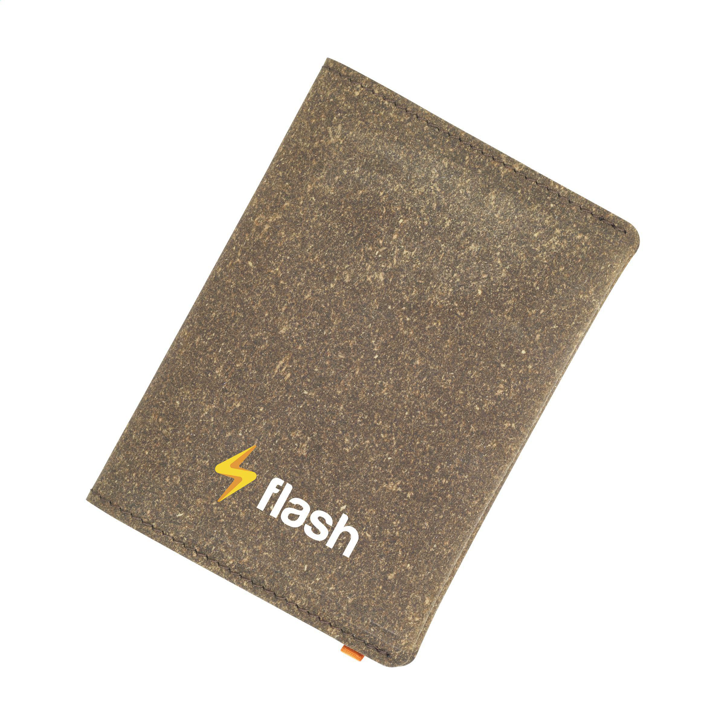 Recycled Leather Passport Holder - Pilt 4